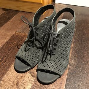 Black leather block heels with laces